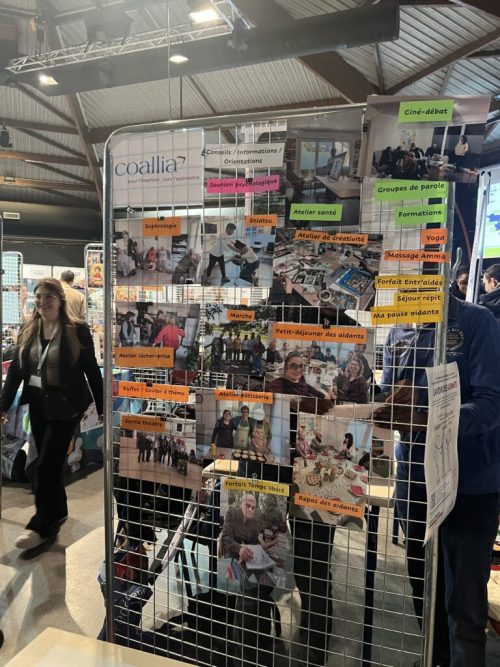 Aujourd’hui, la plateforme des aidants est présente au Forum Mozaik Handicap à l’Espace V de Villepinte ? Un moment d’échanges, de rencontres et d’opportunités autour de l’inclusion et de l’emploi des personnes en situation de handicap.