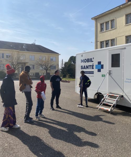 Dans le cadre du partenariat entre le bus santé précarité de Vichy et Coallia Territoire Allier, les personnes accompagnées au CADA ont pu participer à une journée axée sur l’activité physique pour tous et sur la prévention dentaire. Un moment idéal pour prendre soin de soi.