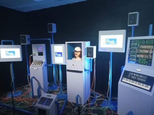 Les jeunes du SAMNA ont participé aux Safra’Numériques, festival incontournable des arts numériques au Safran. Ils ont pu découvrir des installations immersives et interactives pour réfléchir sur notre rapport aux nouvelles technologies. Ludique, instructif et poétique !