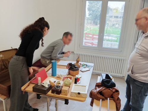 Des jeunes ont travaillé à la réalisation d’une valise escape game avec l’équipe éducative et un intervenant spécialisé. L’objectif était de créer un outil ludique de sensibilisation au tri des déchets. Investis à chaque étape, ils seront les ambassadeurs engagés de ce support pédagogique.